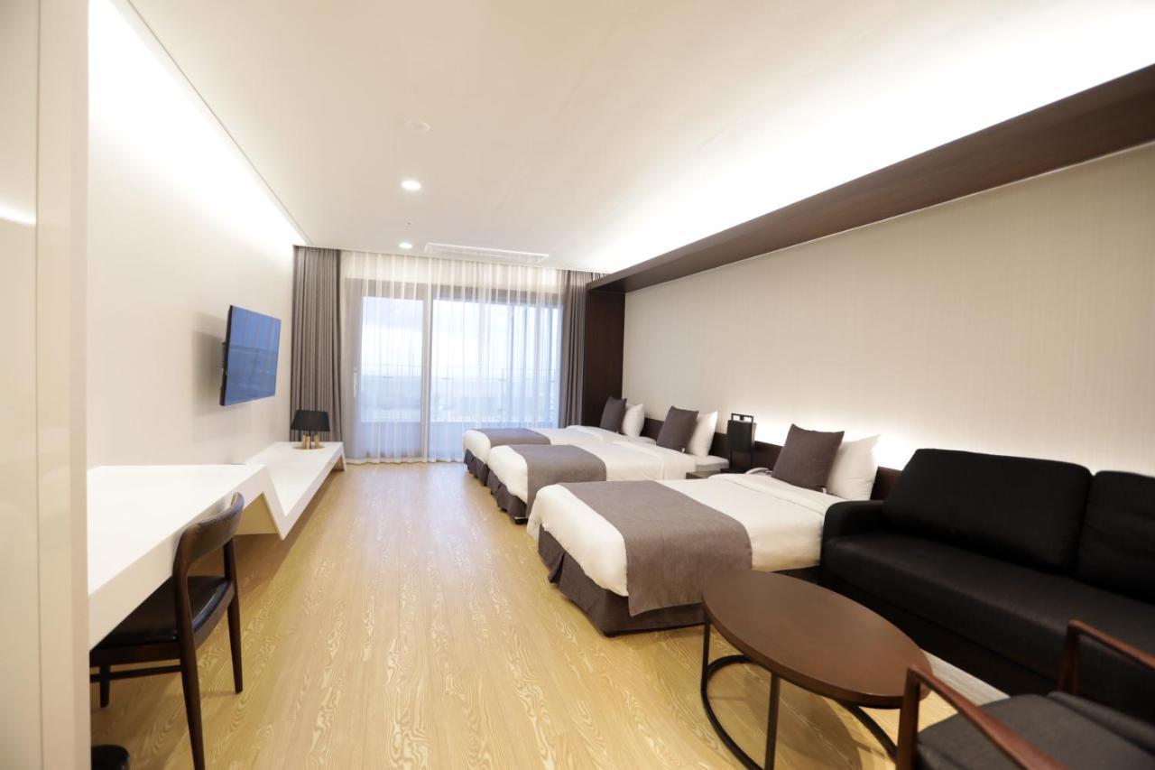 The Qube Resort Jeju Seogwipo Esterno foto