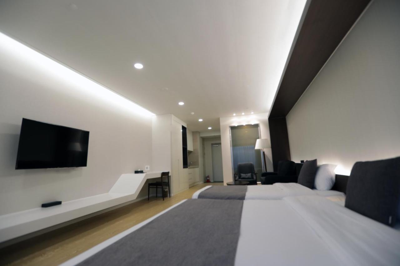 The Qube Resort Jeju Seogwipo Esterno foto