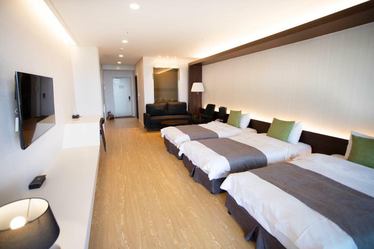 The Qube Resort Jeju Seogwipo Esterno foto